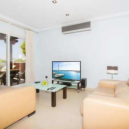 In Playa Blanca Sleeps 8 Includes Swimming Pool Air Con And Wifi 4