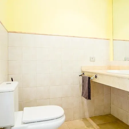 Villa In Playa Blanca Sleeps 8 Includes Swimming Pool Air Con And Wifi 4 *