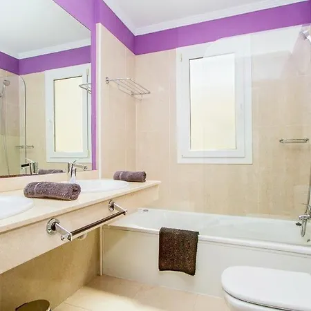 Villa In Playa Blanca Sleeps 8 Includes Swimming Pool Air Con And Wifi 4 *